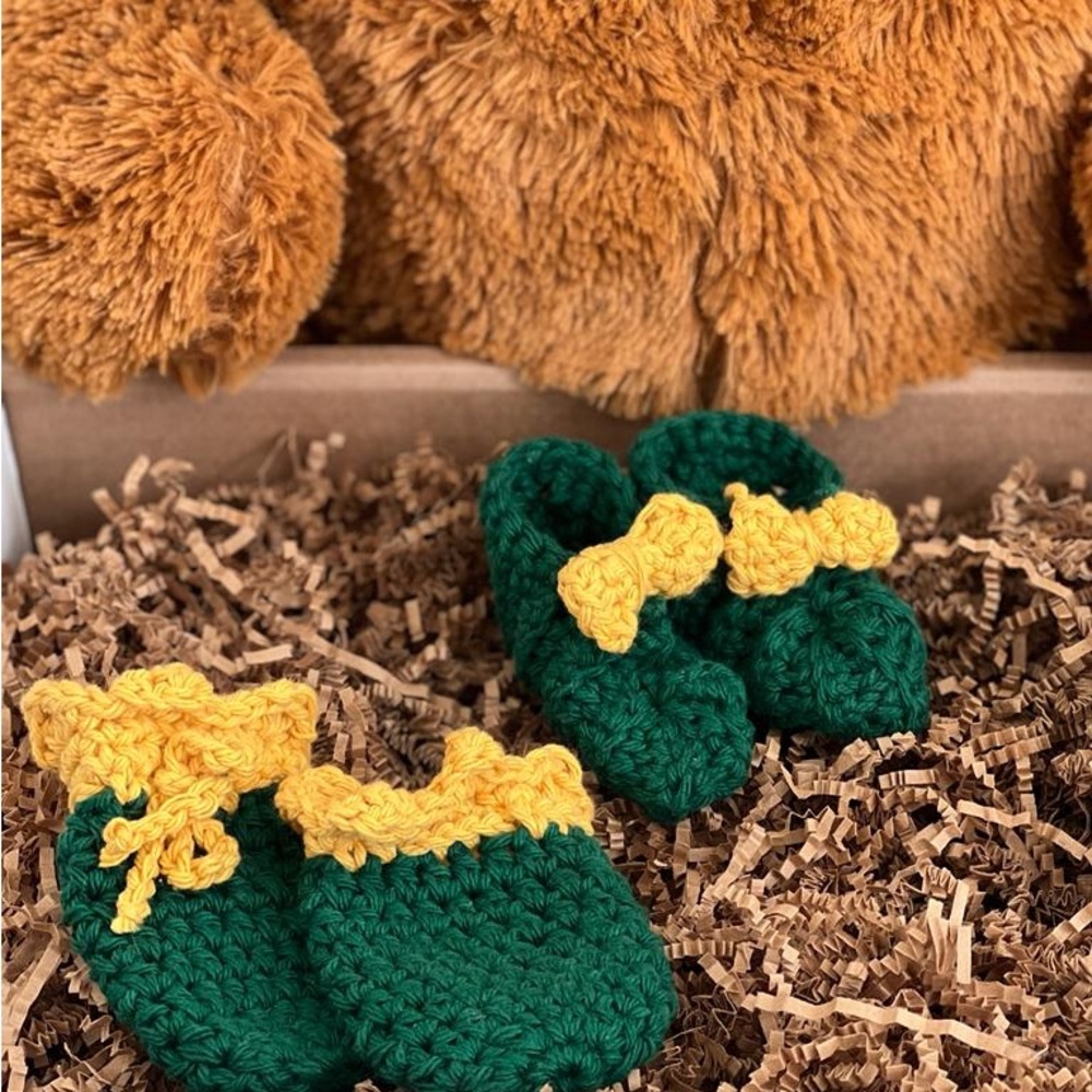 2Pc handmade crochet green yellow booties and mittens new fits up to 6 months